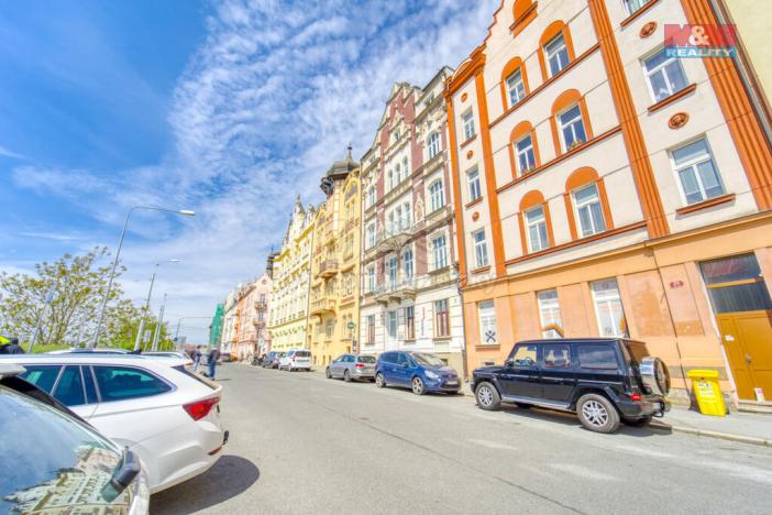 Pronájem kanceláře, Plzeň, Hálkova, 786 m2