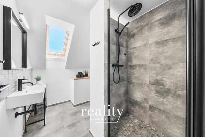 Prodej rodinného domu, Perná, 205 m2