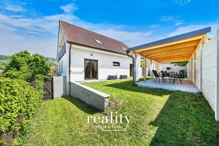 Prodej vícegeneračního domu, Perná, 205 m2