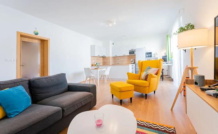 Pronájem bytu 2+kk, Praha - Horní Měcholupy, Mantovská, 66 m2
