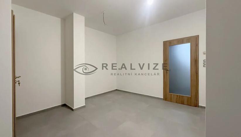 Pronájem kanceláře, Trhové Sviny, Nové město, 32 m2