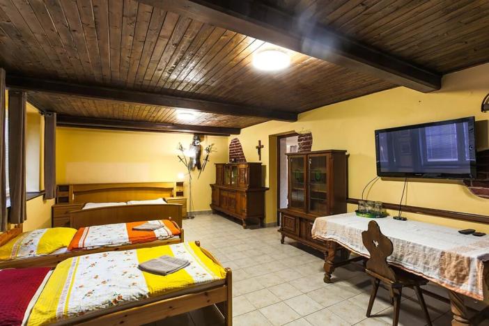 Prodej restaurace, Kladno, Štefánikova, 592 m2