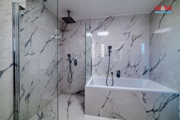 Prodej bytu 4+1, Cheb, Májová, 121 m2