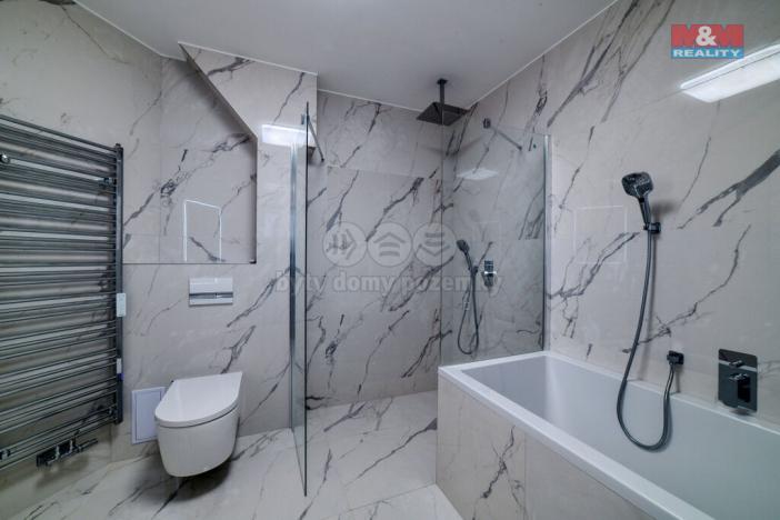 Prodej bytu 4+1, Cheb, Májová, 121 m2