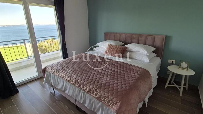 Prodej vily, Omiš, Chorvatsko, 240 m2