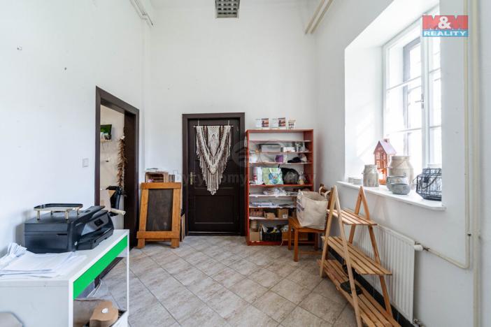 Pronájem obchodního prostoru, Velké Meziříčí, Náměstí, 60 m2