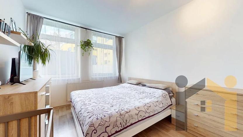 Prodej bytu 2+kk, Praha - Žižkov, Jeseniova, 46 m2