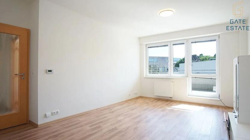 Pronájem bytu 2+1, Zlín, Bartošova, 80 m2