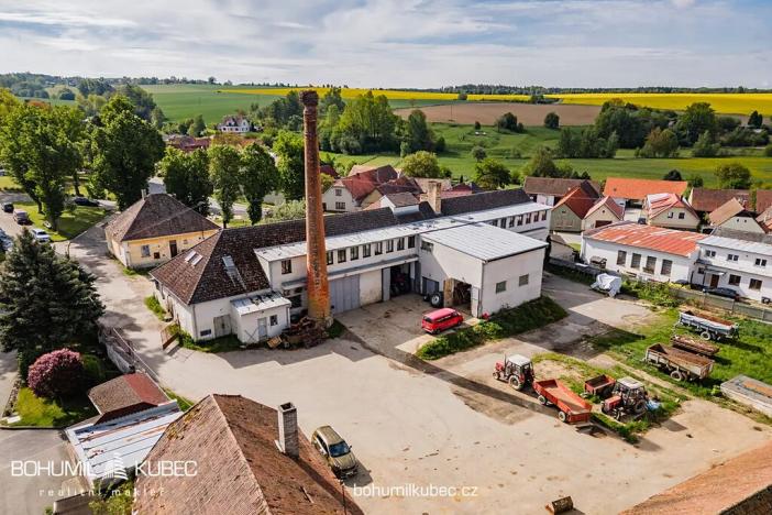Pronájem zemědělského objektu, Budislav, 1376 m2