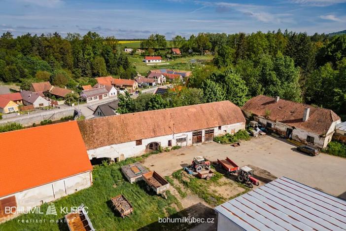Pronájem zemědělského objektu, Budislav, 1376 m2