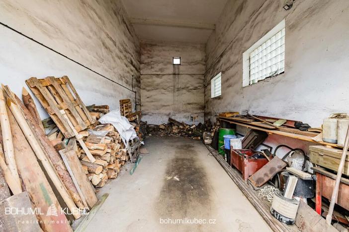 Pronájem zemědělského objektu, Budislav, 1376 m2