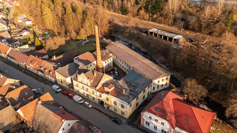 Prodej skladu, Kolinec, 2640 m2