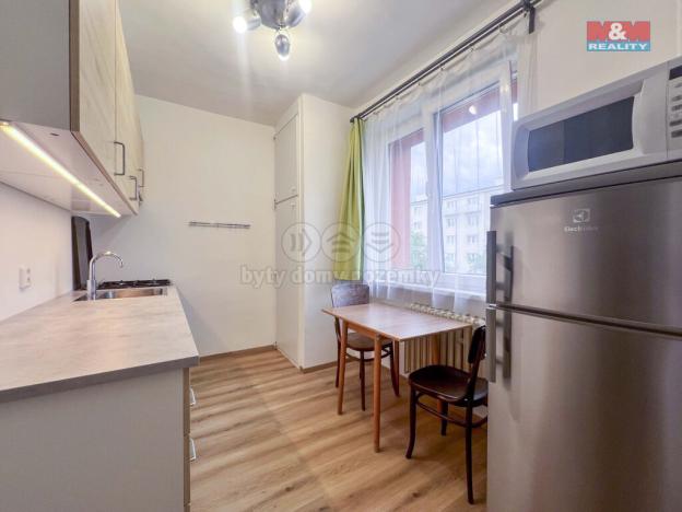 Pronájem bytu 2+1, Praha - Hloubětín, Mochovská, 54 m2
