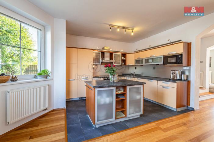 Prodej rodinného domu, Veltrusy, U Stadionu, 180 m2