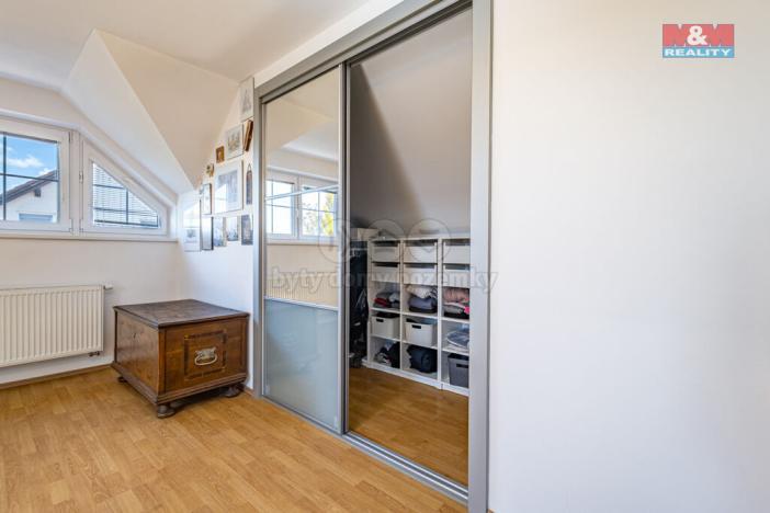 Prodej rodinného domu, Veltrusy, U Stadionu, 180 m2