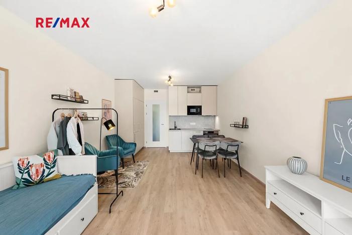 Pronájem bytu 1+kk, Praha - Hloubětín, Poděbradská, 33 m2