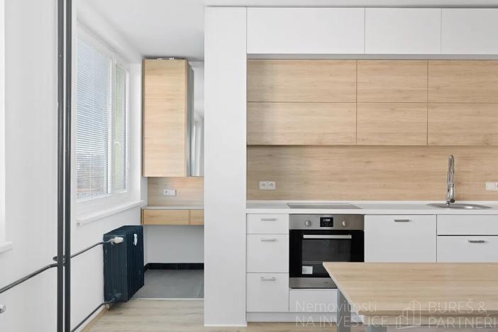 Pronájem bytu 1+kk, Praha - Záběhlice, Topolová, 31 m2
