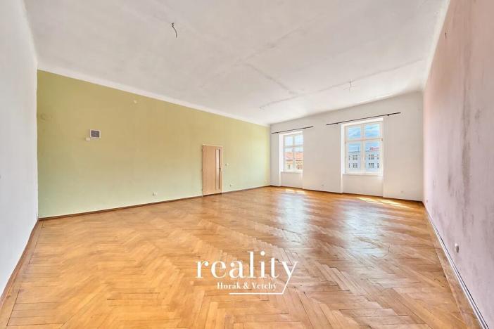 Pronájem kanceláře, Znojmo, Horní náměstí, 150 m2