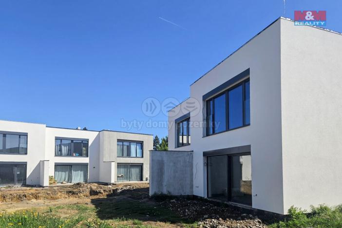 Prodej rodinného domu, Sezemice, 183 m2