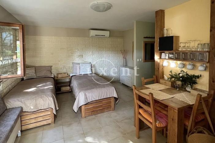 Prodej vícegeneračního domu, Splitska, Chorvatsko, 190 m2