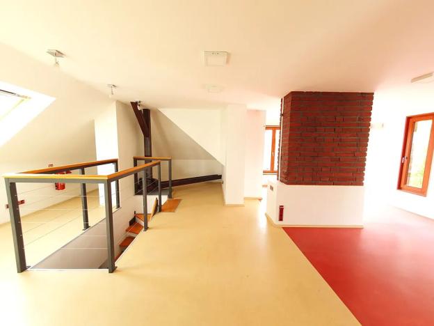 Pronájem kanceláře, Praha - Smíchov, Na Hřebenkách, 200 m2