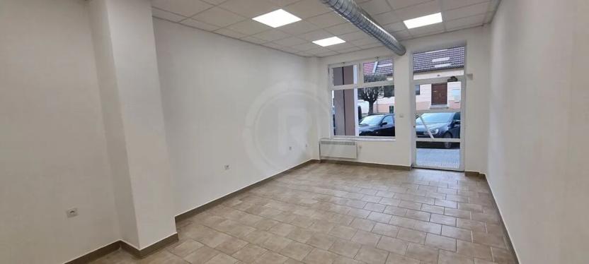 Prodej kanceláře, Hluboká nad Vltavou, Husova, 40 m2