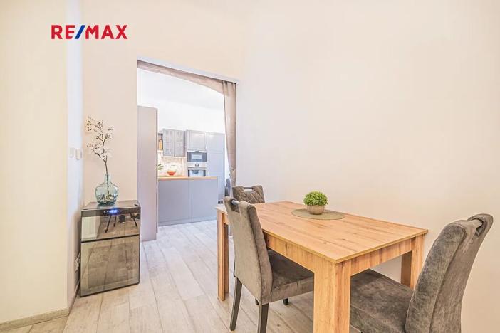 Prodej bytu 3+kk, Praha - Smíchov, Zborovská, 70 m2