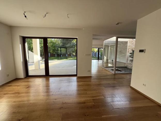 Prodej rodinného domu, Tři Dvory, 235 m2