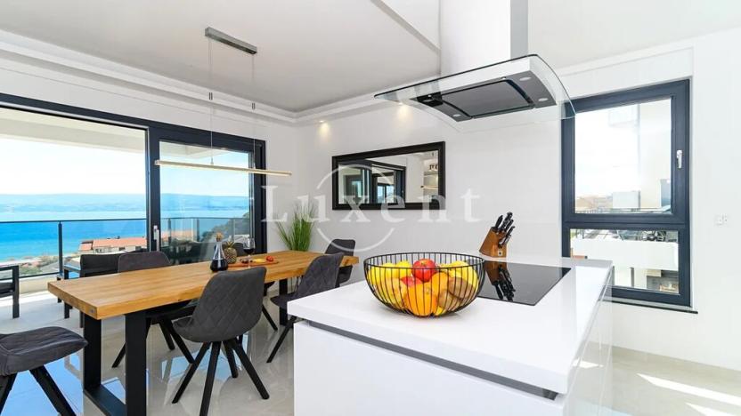 Prodej vily, Omiš, Chorvatsko, 460 m2