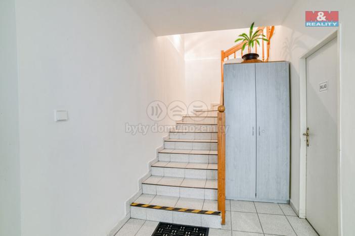 Pronájem obchodního prostoru, Mariánské Lázně, Hlavní třída, 31 m2