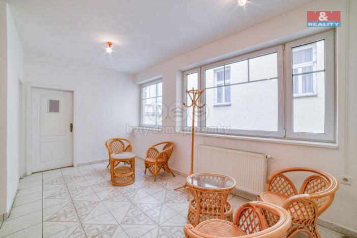 Pronájem obchodního prostoru, Mariánské Lázně, Hlavní třída, 69 m2