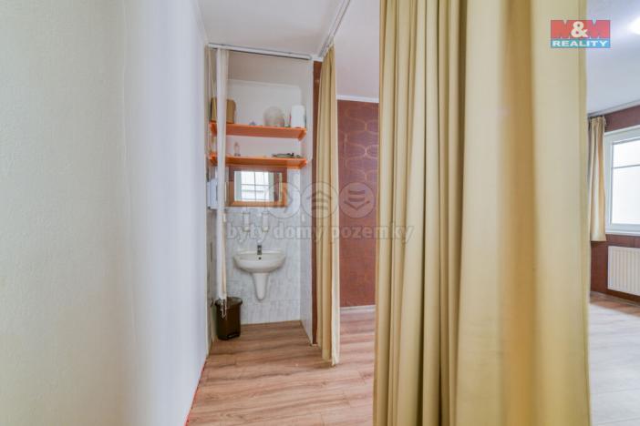 Pronájem obchodního prostoru, Mariánské Lázně, Hlavní třída, 69 m2