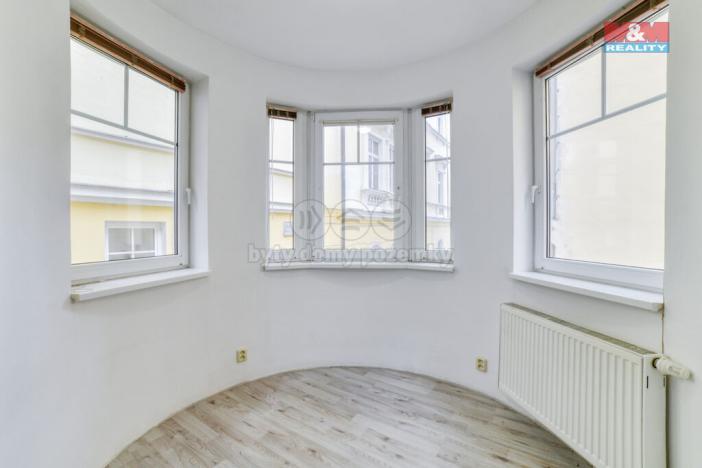 Pronájem obchodního prostoru, Mariánské Lázně, Hlavní třída, 69 m2