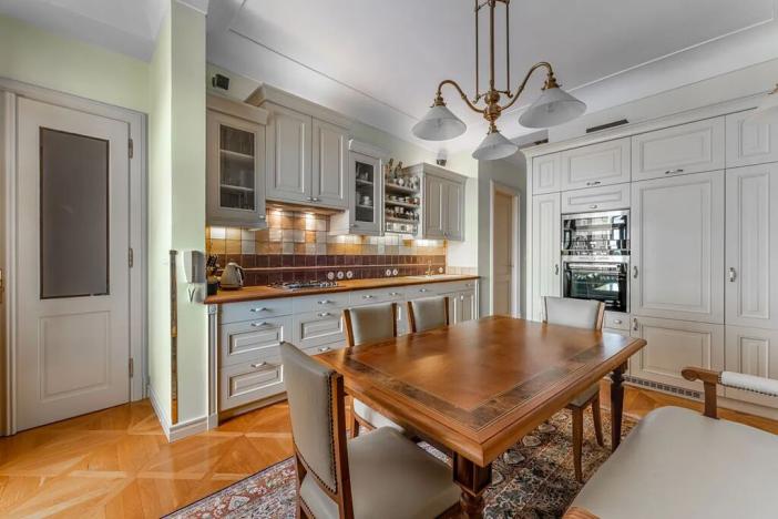 Pronájem bytu 3+1, Praha - Malá Strana, U lužického semináře, 111 m2