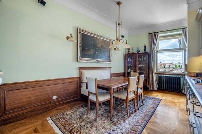 Pronájem bytu 3+1, Praha - Malá Strana, U lužického semináře, 111 m2