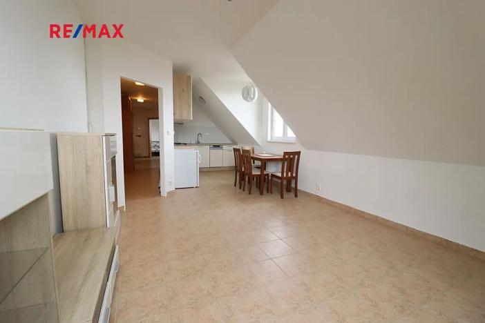 Pronájem bytu 2+kk, Kladno, Floriánská, 57 m2