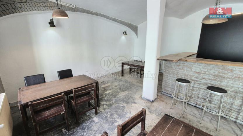 Pronájem obchodního prostoru, Kladno, T. G. Masaryka, 157 m2