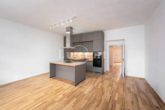 Pronájem bytu 2+kk, Praha - Vinohrady, Vinohradská, 68 m2