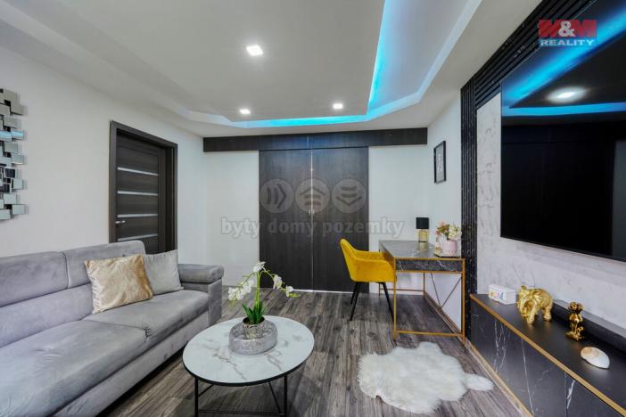 Prodej bytu 2+1, Ostrov, Šafaříkova, 55 m2