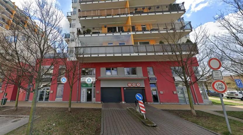 Pronájem garážového stání, Praha - Vysočany, Kabešova, 18 m2