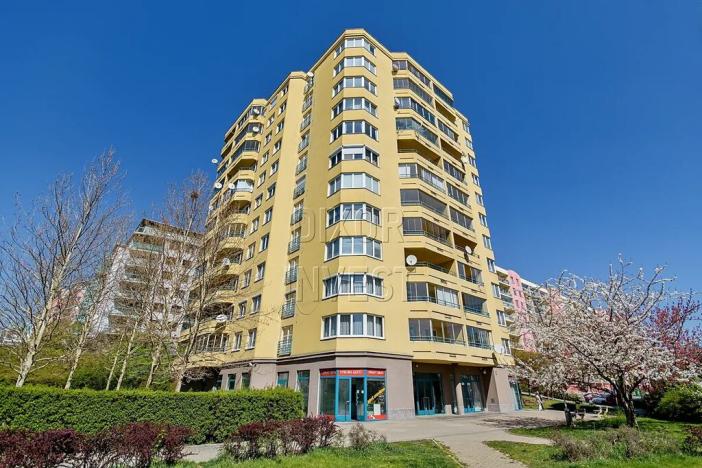 Pronájem garážového stání, Praha - Stodůlky, Volutová, 16 m2