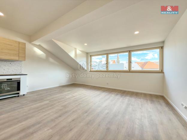 Pronájem bytu 2+kk, Nymburk, Dlouhá třída, 59 m2