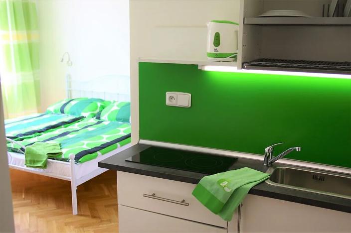 Pronájem bytu 1+kk, Praha - Holešovice, Ortenovo náměstí, 23 m2