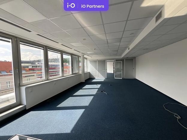 Pronájem kanceláře, Praha - Smíchov, Plzeňská, 1121 m2