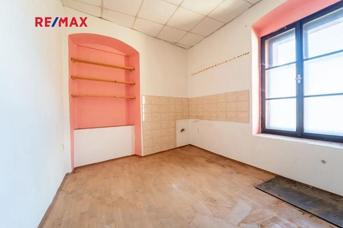 Prodej rodinného domu, Týnec nad Labem, Masarykovo náměstí, 142 m2