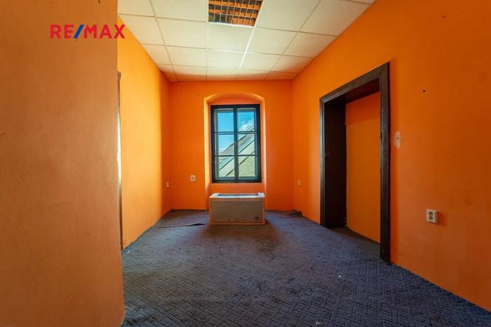 Prodej rodinného domu, Týnec nad Labem, Masarykovo náměstí, 142 m2