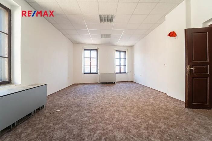 Prodej rodinného domu, Týnec nad Labem, Masarykovo náměstí, 142 m2