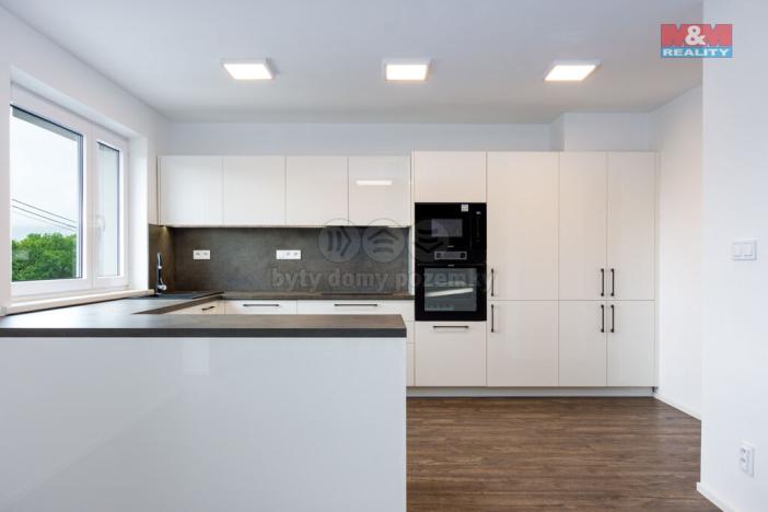 Prodej rodinného domu, Hrabyně, 188 m2