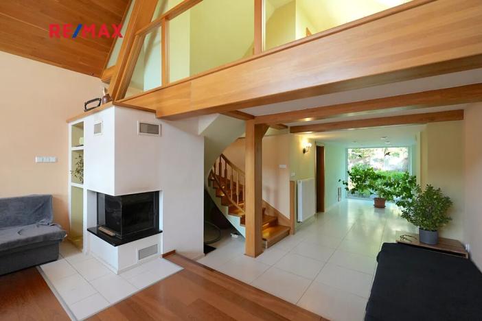 Prodej rodinného domu, Lomnice, 298 m2