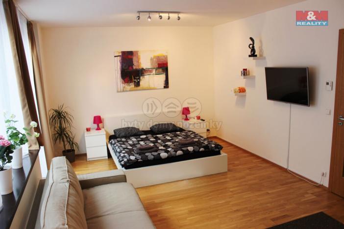 Pronájem bytu 1+kk, Praha - Smíchov, Radlická, 32 m2
